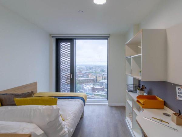 Stay Cool and Focused: Discover Air-Conditioned Student Rooms in Leeds