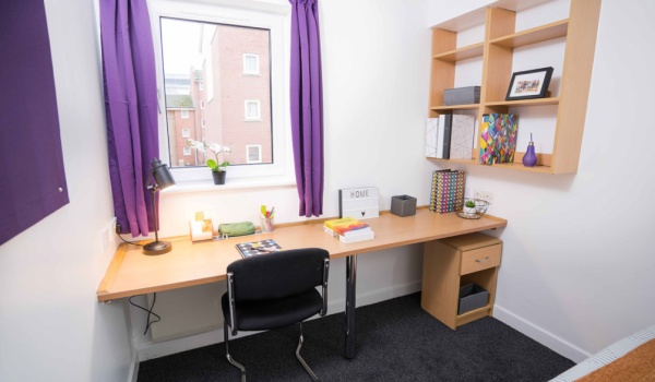 On-Campus vs. Off-Campus Housing at LSBU: Choosing the Perfect Student Accommodation