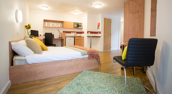 Elevate Your University of Law Birmingham Campus Experience with Student Housing and Exciting Weekend Social Events