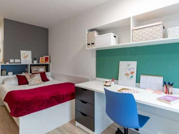 Group Booking for Student Housing near University of Glasgow: Exploring the Best Options