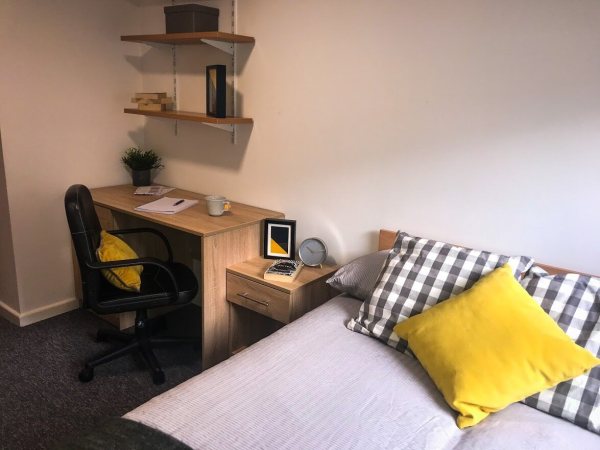 Affordable and Convenient: Easy Installment Plans for Students in Cheltenham