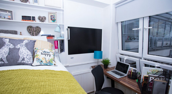 Group Booking for Student Housing Near KCL Waterloo Campus: The Ultimate Guide