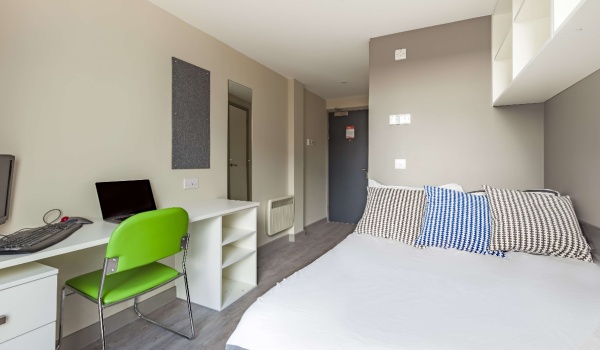 The Ultimate Guide to Finding Last-Minute Student Accommodation near MQ