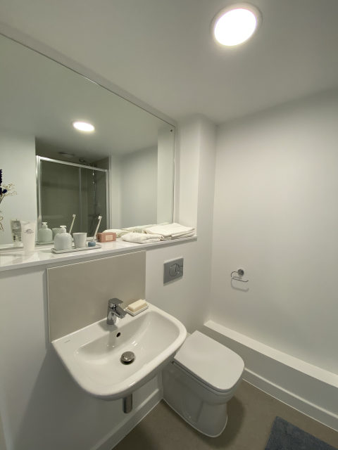 Advantages of en-suite rooms in Toronto student housing,Cheap student living in Toronto city