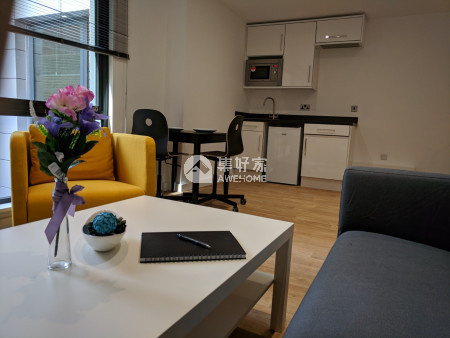 Simplify your Student Housing Experience: Group Booking Options near University of Sussex