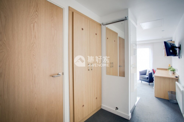 Achieving Serenity: Soundproof Rooms for Student Housing in Huddersfield