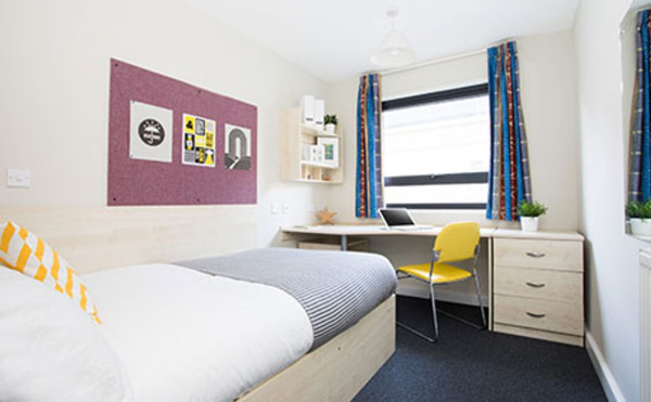 Group Booking for Student Housing near Salford University: Simplifying the Search for Affordable and Convenient Accommodation