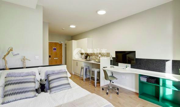 Liverpool student accommodation near top universities,Shared student flat monthly costs Liverpool