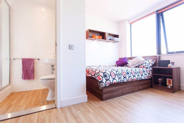 Stay Cool! Air-Conditioned Student Rooms in Newcastle upon Tyne