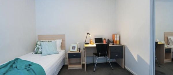 Benefits of living in London student halls,Pricing for student flats in central London