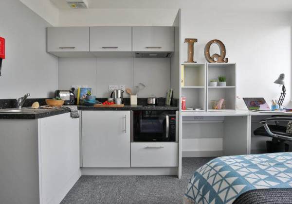 Shared student apartments in Salford pros and cons,Student accommodations with bill-inclusive prices Salford