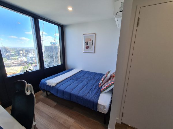 How to negotiate rent for student properties in Canberra,Parking spaces in Canberra student apartments.