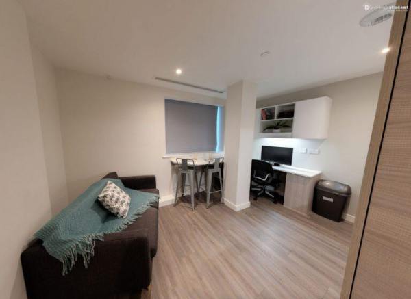 Advantages of en-suite rooms in Vancouver student housing,How comfortable are the beds in Vancouver student apartments?