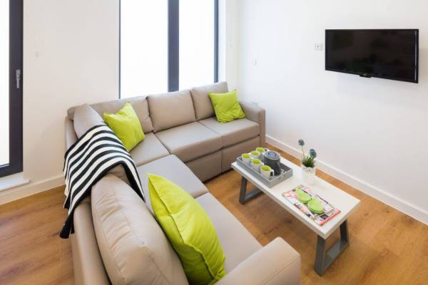 Finding Roommates for Student Housing at Queen Mary University of London: Tips and Solutions