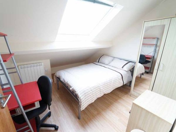 Bristol student accommodation safety features,Budget-friendly student hostels in Bristol