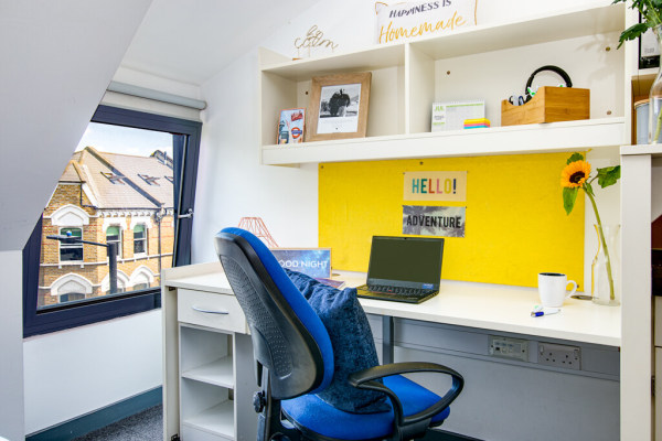 Student studio apartments in Plymouth,Cost-effective student residence Plymouth