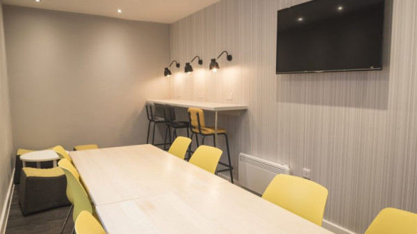 Shared student apartments in Sheffield pros and cons,Pricing for student flats in central Sheffield