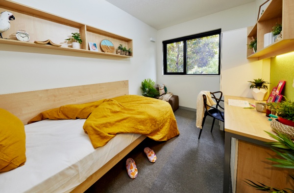 Advantages of en-suite rooms in Derby student housing,Are Derby student rooms soundproof?