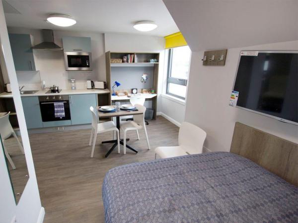 Benefits of living in a Newcastle upon Tyne student community,Pricing for student flats in central Newcastle upon Tyne