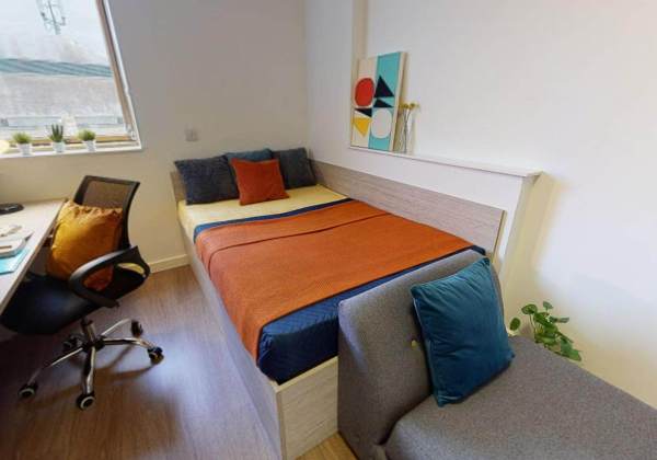 Group Booking for Student Housing near Brunel: Hassle-free Accommodation Solution