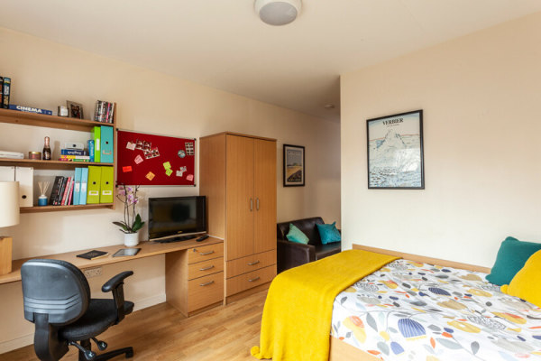 Luton student accommodation contracts explained,Are Luton student rooms soundproof?