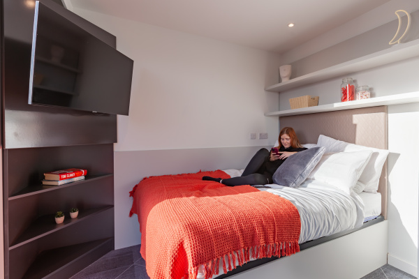 Furnished vs unfurnished student apartments in Edinburgh,Edinburgh student accommodation price trends