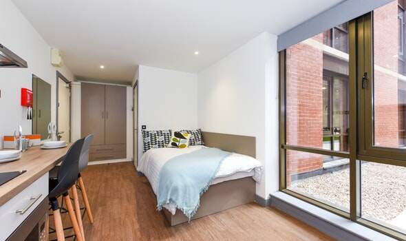 Recommendations for London student housing agencies,How comfortable are the beds in London student apartments?