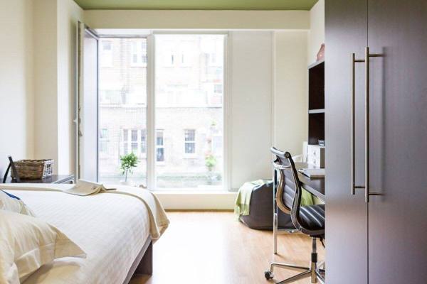 Benefits of living in a Plymouth student community,Affordable student en-suite Plymouth rentals