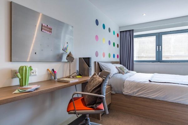 Checklist for moving into a Southampton student apartment,Discounted student accommodation Southampton