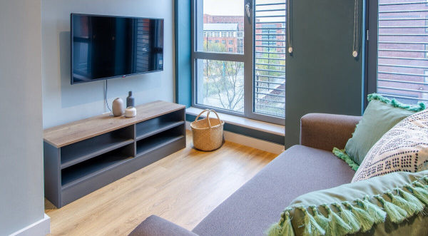 Safe areas in London for international students to live,London student flats with a balcony.