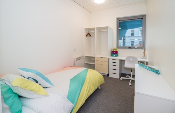 Enhancing Student Living: Exploring High-Speed Internet Facilities in Dundee's Student Housing