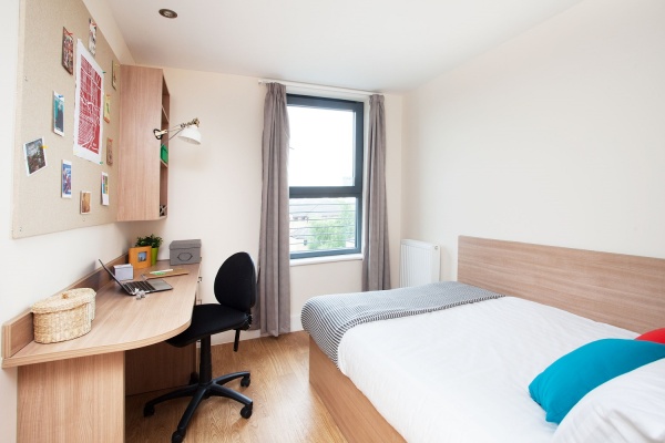 Edinburgh student accommodation near top universities,Shared student flat monthly costs Edinburgh