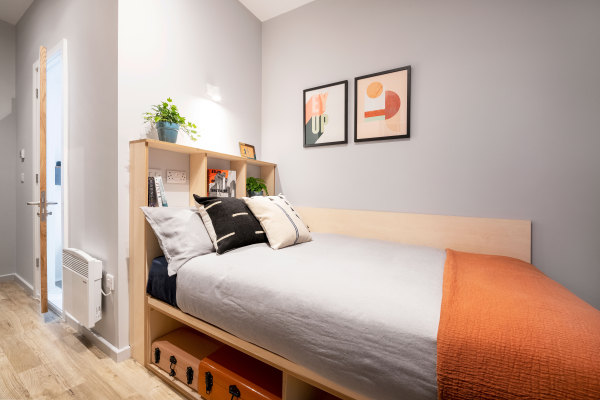 Boston student accommodation contracts explained,How comfortable are the beds in Boston student apartments?