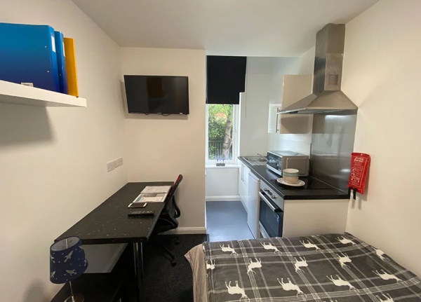 Perth student accommodation safety features,Semester-based student housing prices in Perth