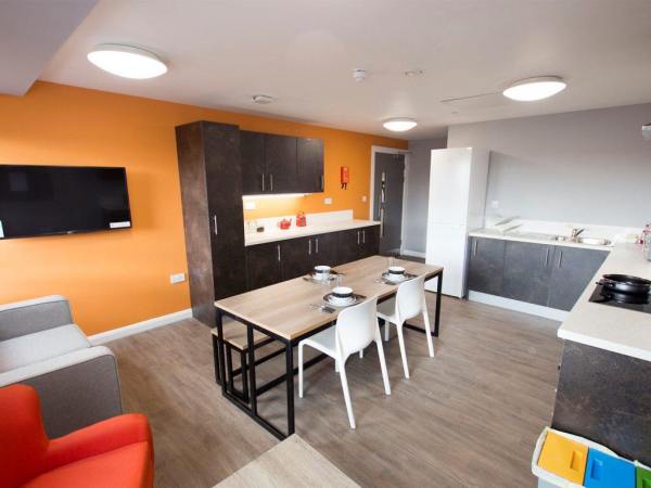 KCL Guy's Campus Student Housing: Enjoy Weekend Social Events for a Well-rounded University Experience