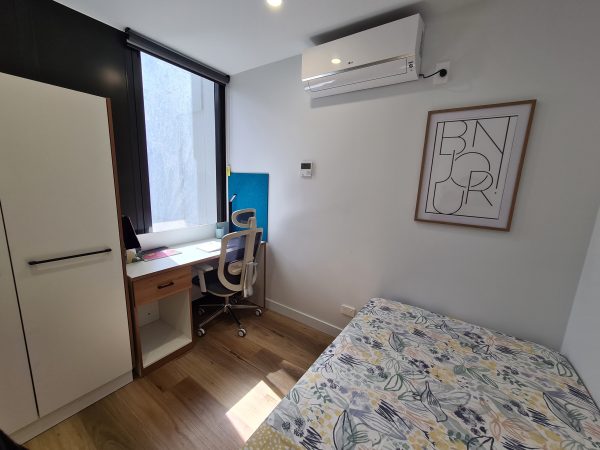 Finding roommates for London student flats,Cost of living for students in London