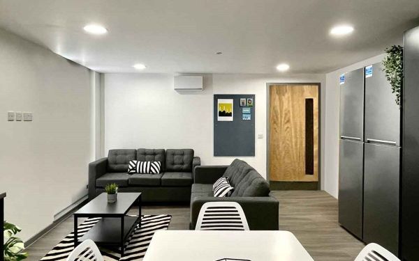 Renewing or ending a student housing lease in London,London student halls rent prices