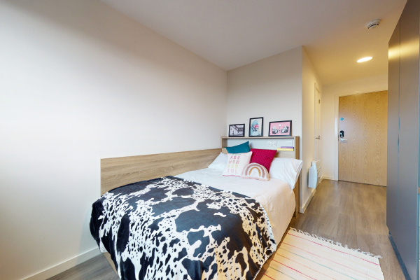 Best time of year to look for student housing in London,London student housing early bird discounts